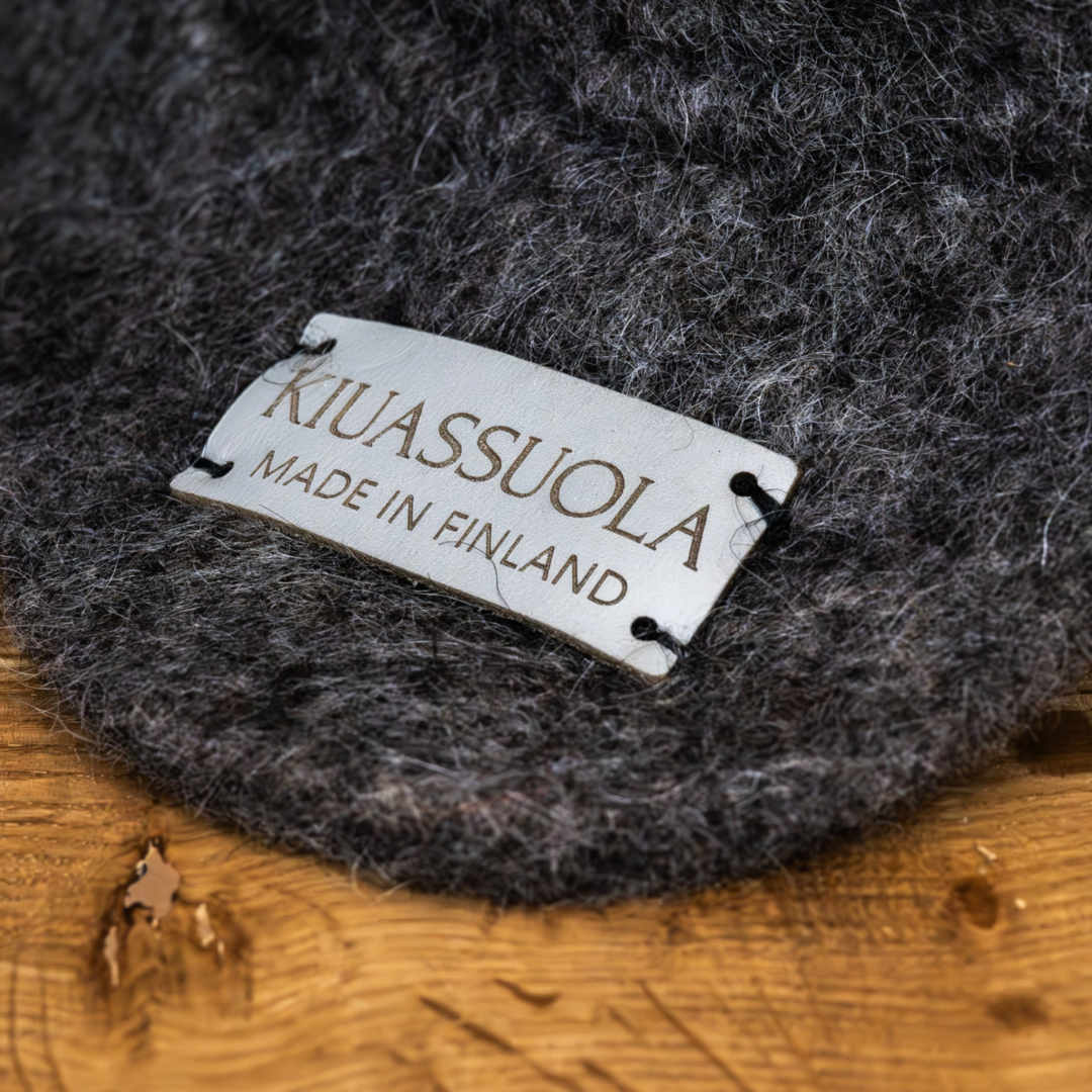 Kiuassuolan Avainlippu -saunahatut Noki ja Savu valmistetaan Suomessa.