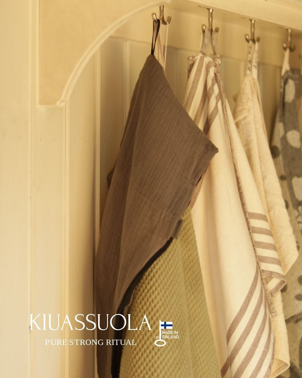 Kiuassuolan pyyheturbaani 100% puuvillaa EU alueelta, ommellaan Suomessa. Avainlippu -tuote.