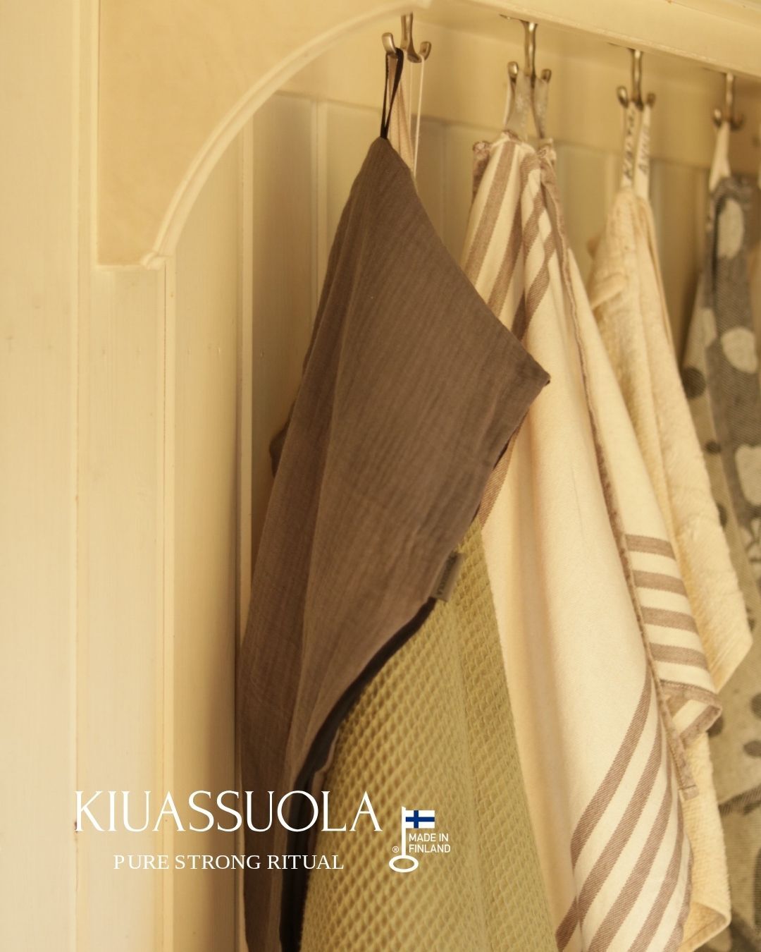 Kiuassuolan pyyheturbaani 100% puuvillaa EU alueelta, ommellaan Suomessa. Avainlippu -tuote.